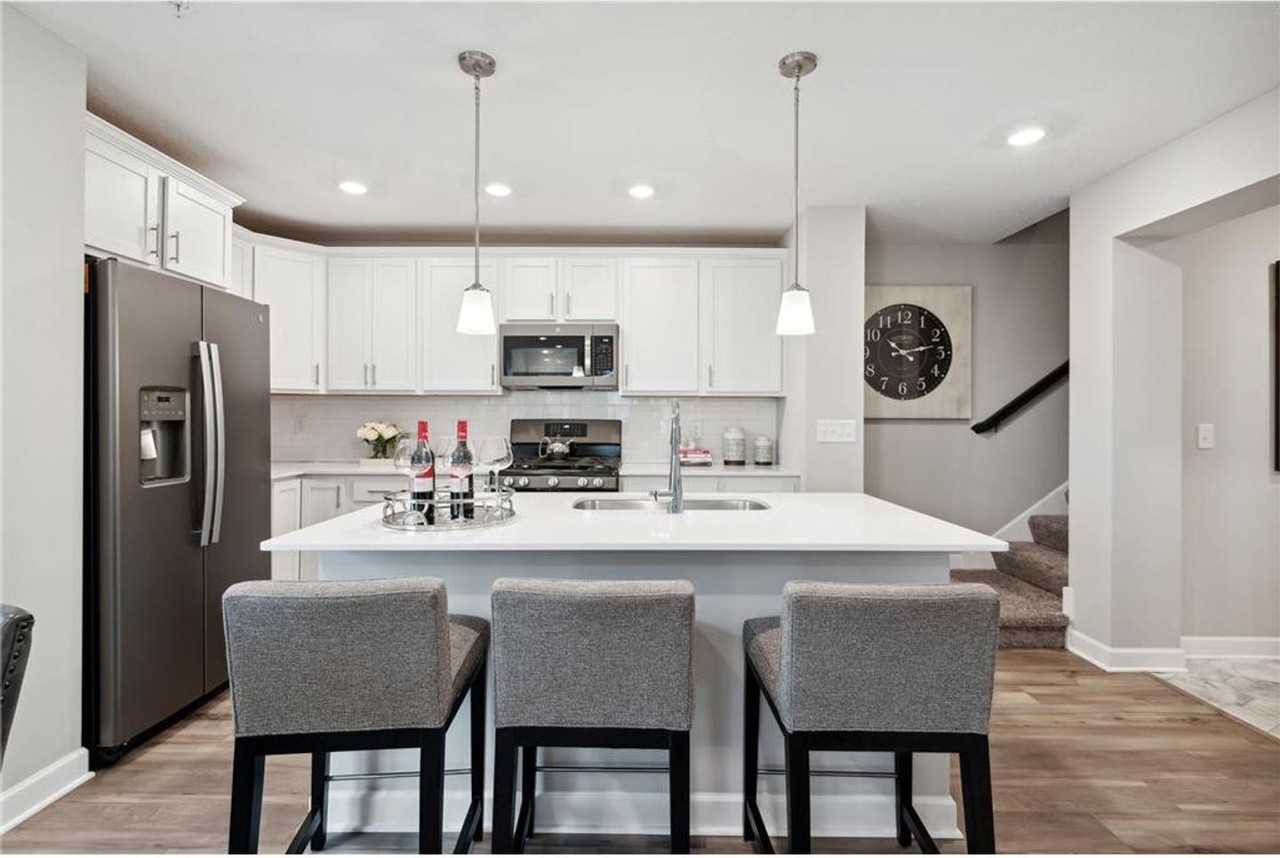 8754 Parkington Ave Ne - Photo 2 of 27