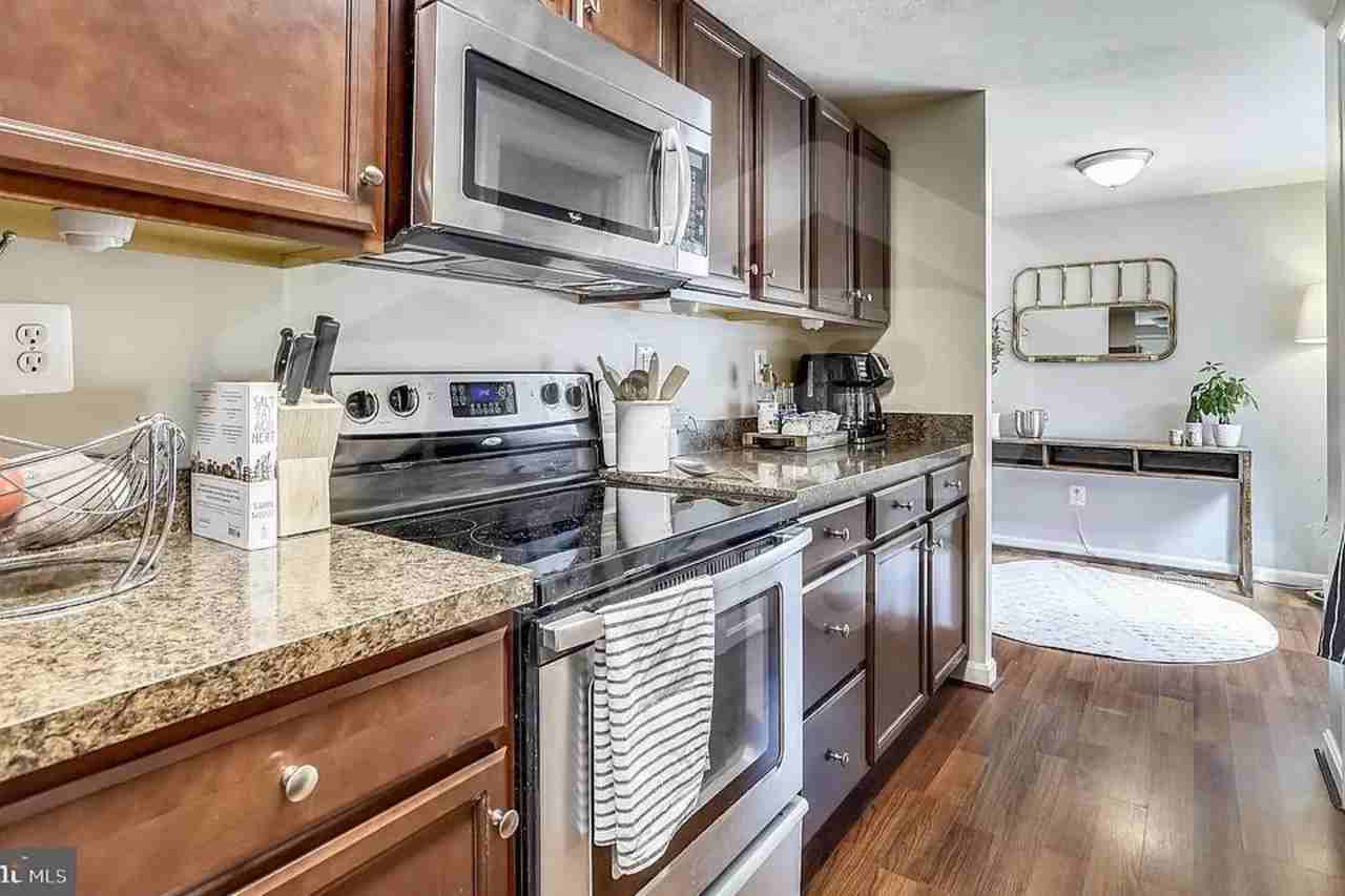 279 Laguna Cir - Photo 2 of 24