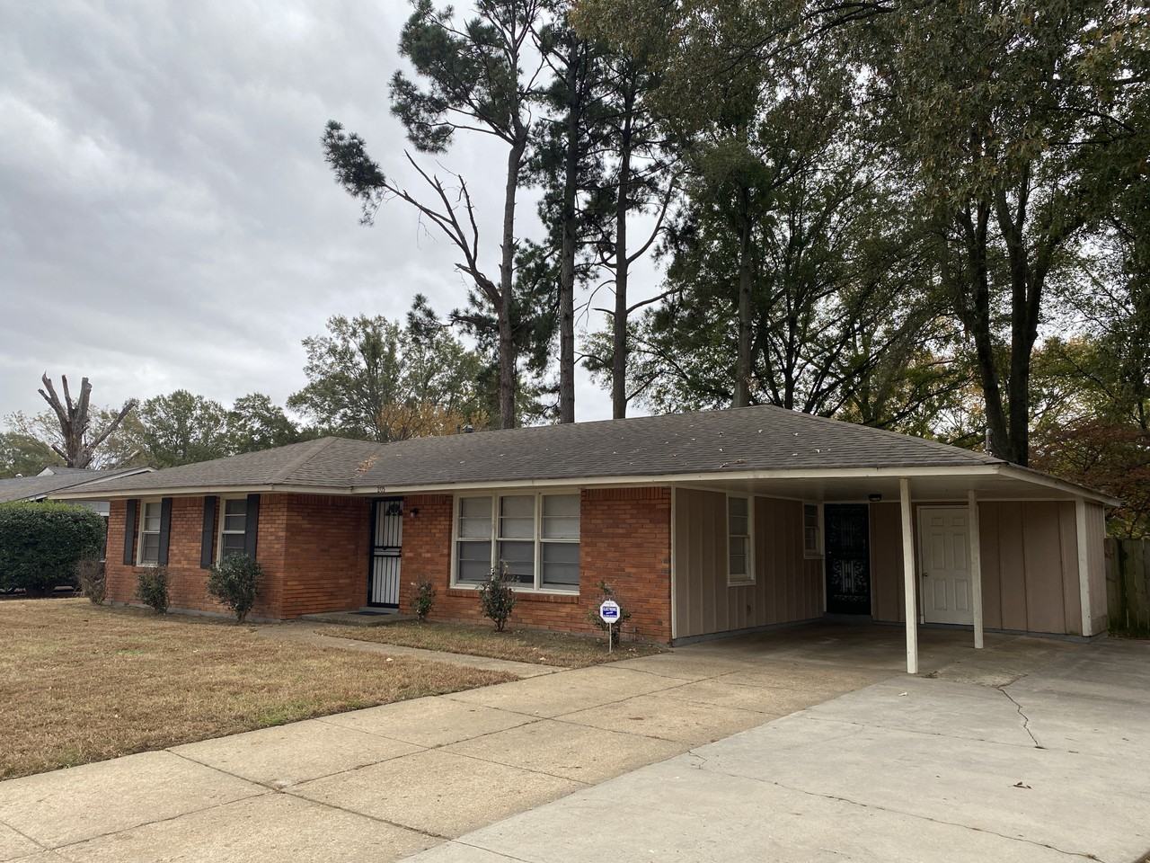 205 Ivan Rd - Photo 2 of 4