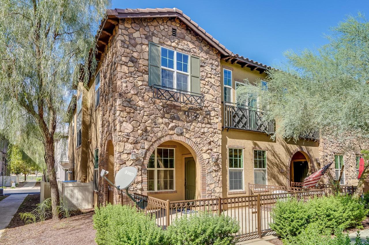 2727 S Equestrian Dr #101 - Photo 2 of 28