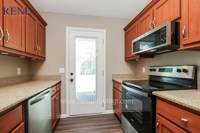 3957 Pepperwood Dr - Photo 2 of 17