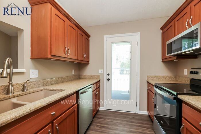 3957 Pepperwood Dr - Photo 3 of 17