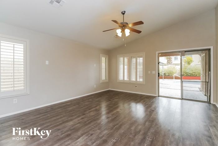 4110 S 103rd Ln - Photo 2 of 15