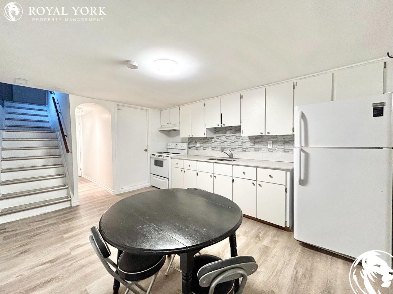 135 East 9th St #2 - Photo 3 of 23