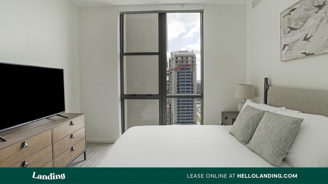 301 SW 1st Ave - Photo 4 of 50