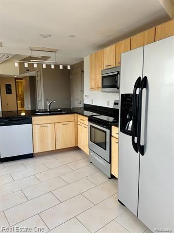 10 Witherell St - Photo 5 of 9