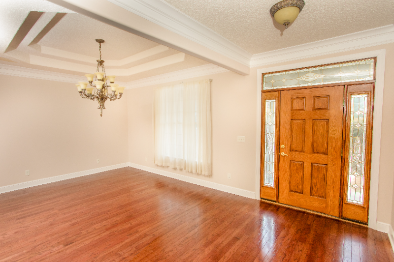 215 S Harrington Rd - Photo 3 of 20