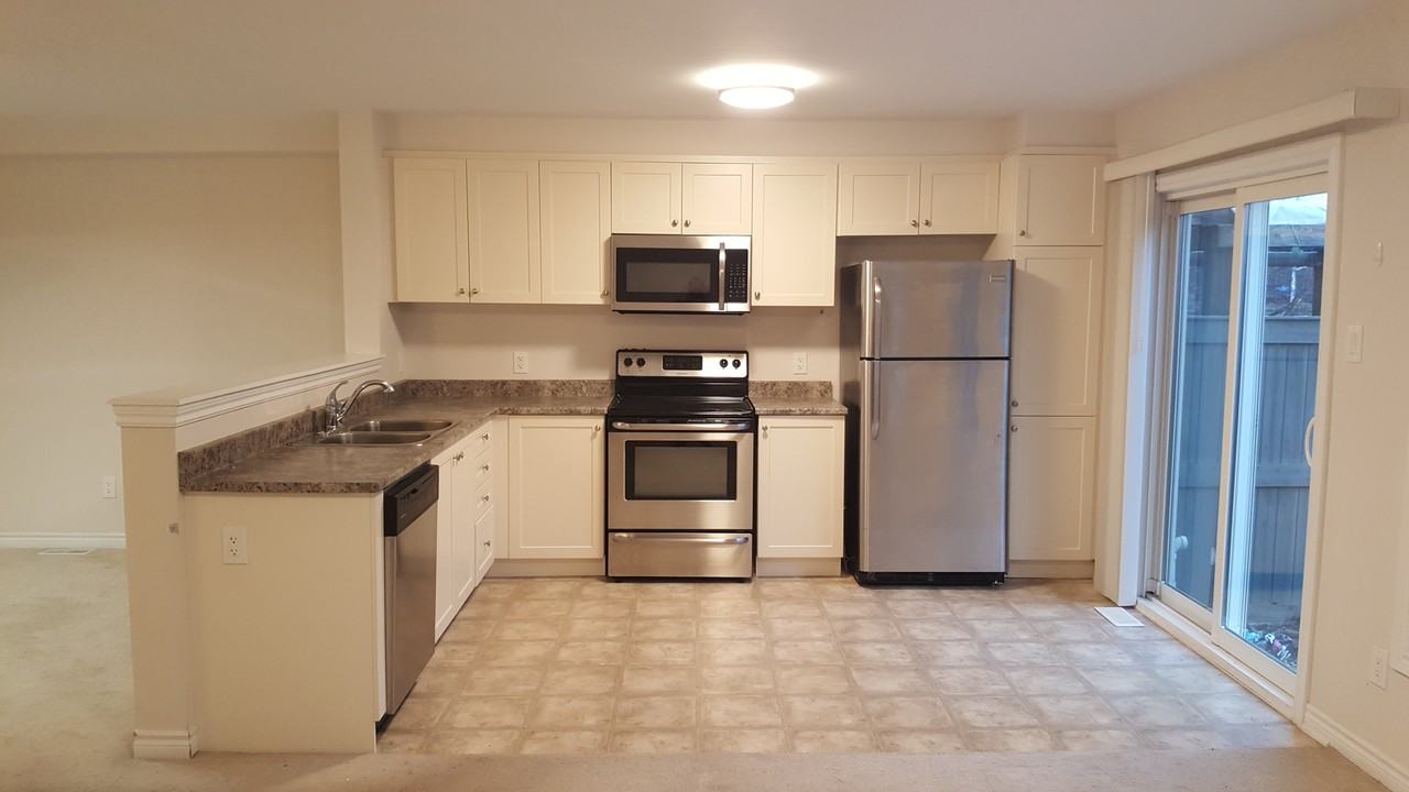 232 Par-La-Ville Circle - Photo 2 of 13