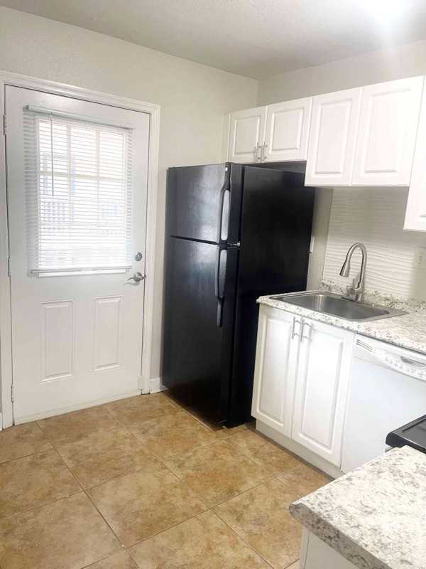 324 Oak Rose Ln - Photo 3 of 14
