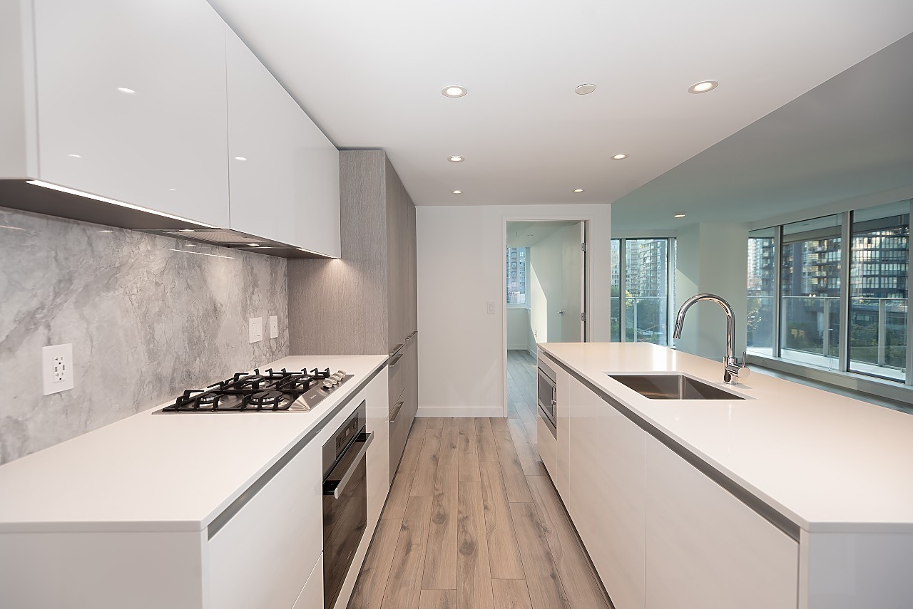 1107 Richards Street #412 - Photo 4 of 20