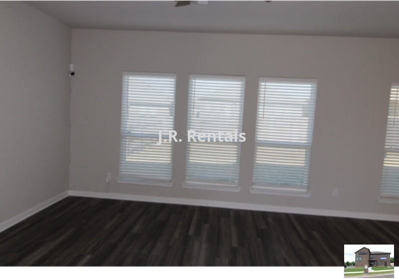 2206 Mustard Ct - Photo 2 of 24