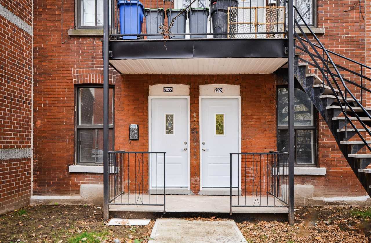 Avenue Charlemagne #2024 - Photo 2 of 10