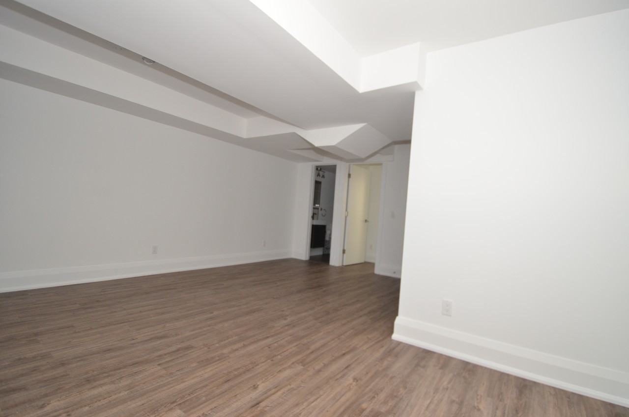 132 Dewhurst Boulevard - Photo 4 of 9