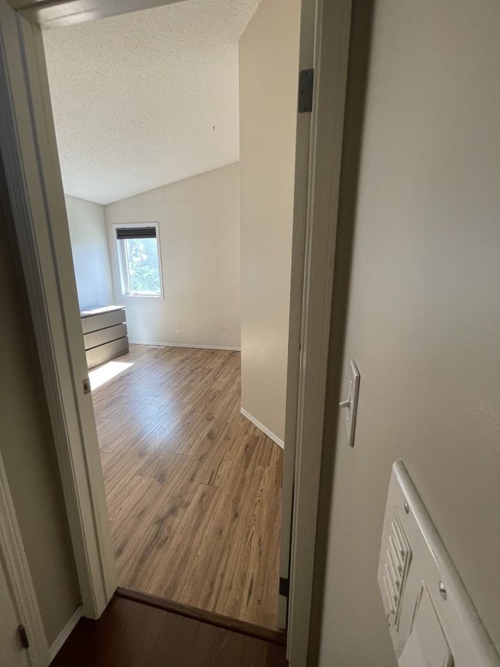 314 Abbotsfield Drive - Photo 2 of 11