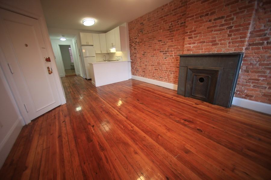 1504 8th Street #3R - Photo 2 of 7