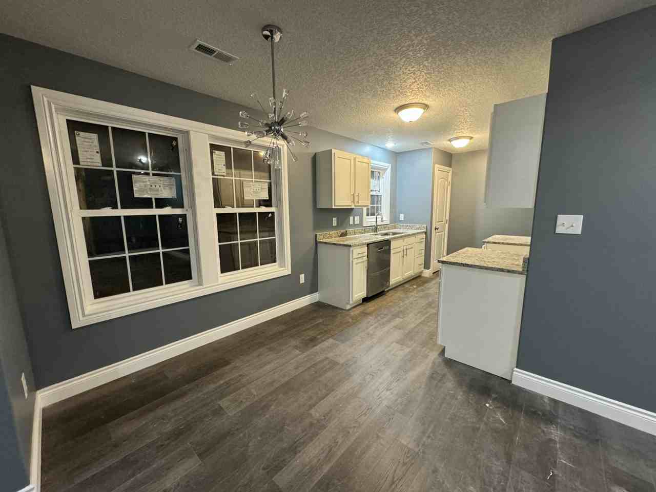202 W First St - Photo 6 of 13