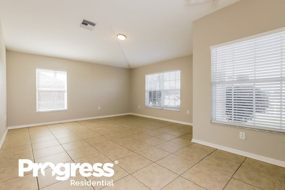 7622 Weehawken Dr - Photo 3 of 16