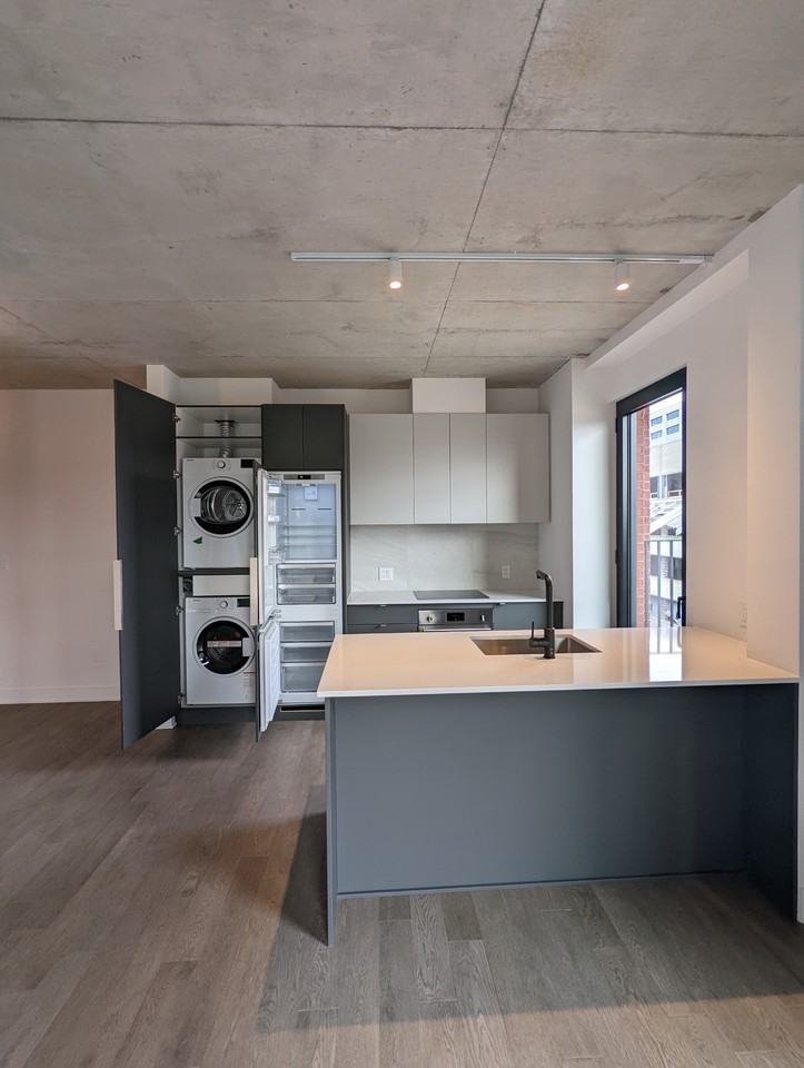 2180G Rue Sainte-Catherine E #652 - Photo 2 of 19