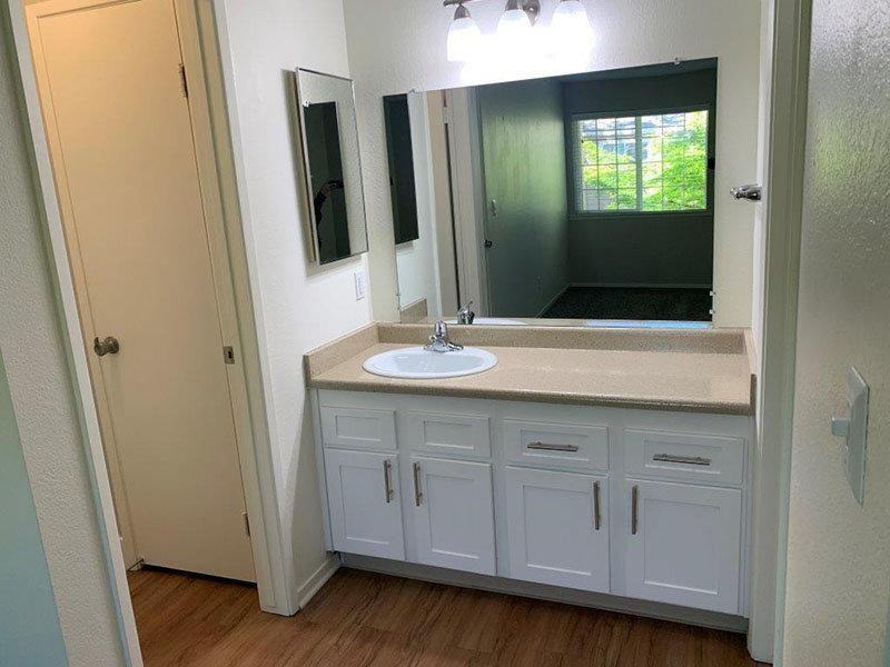 2800 Willow Ave - Photo 5 of 10