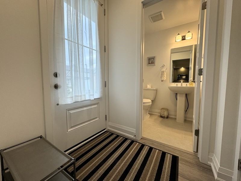 8 Danielle Crescent - Photo 2 of 39