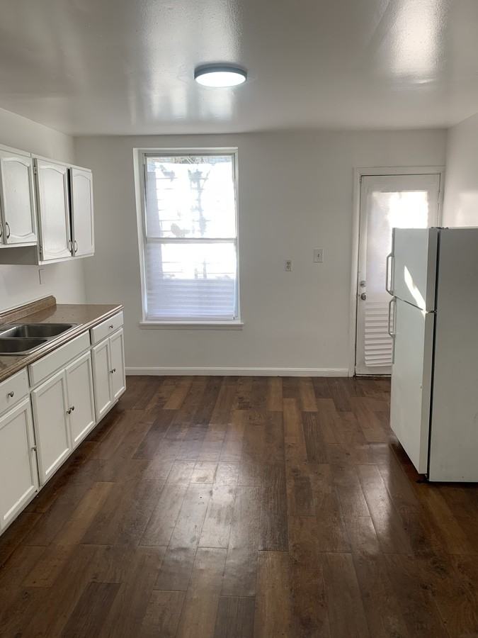 2729 Harlem Ave - Photo 2 of 17