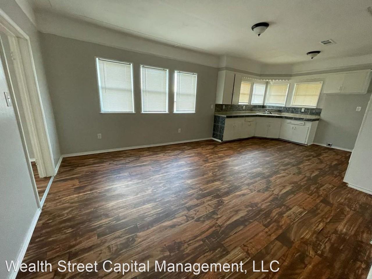 530 N 6th St - Photo 2 of 17