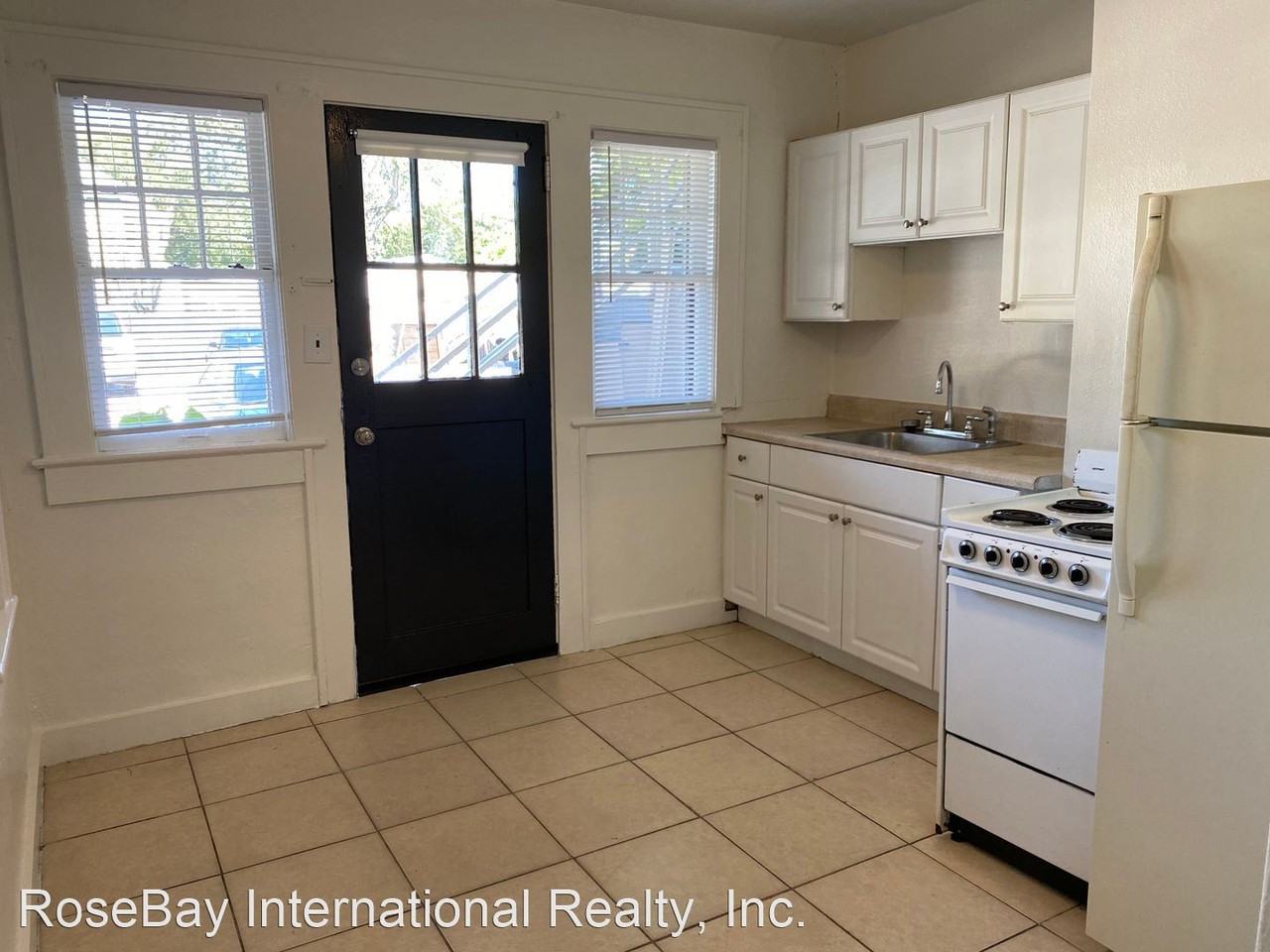 814 25th Street West - Photo 2 of 7