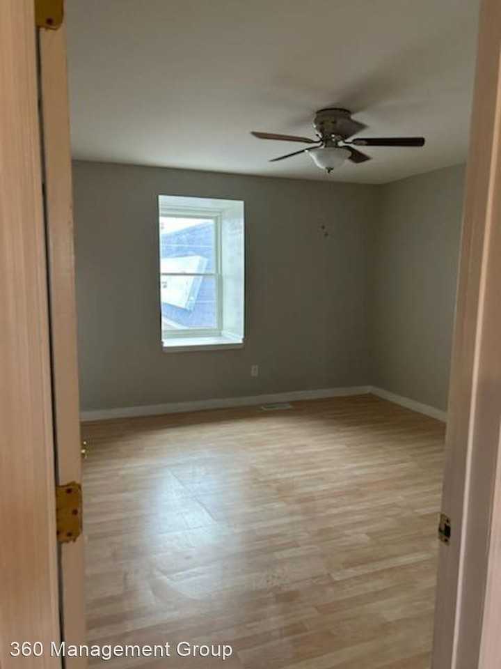 105 Burley Way - Photo 3 of 10