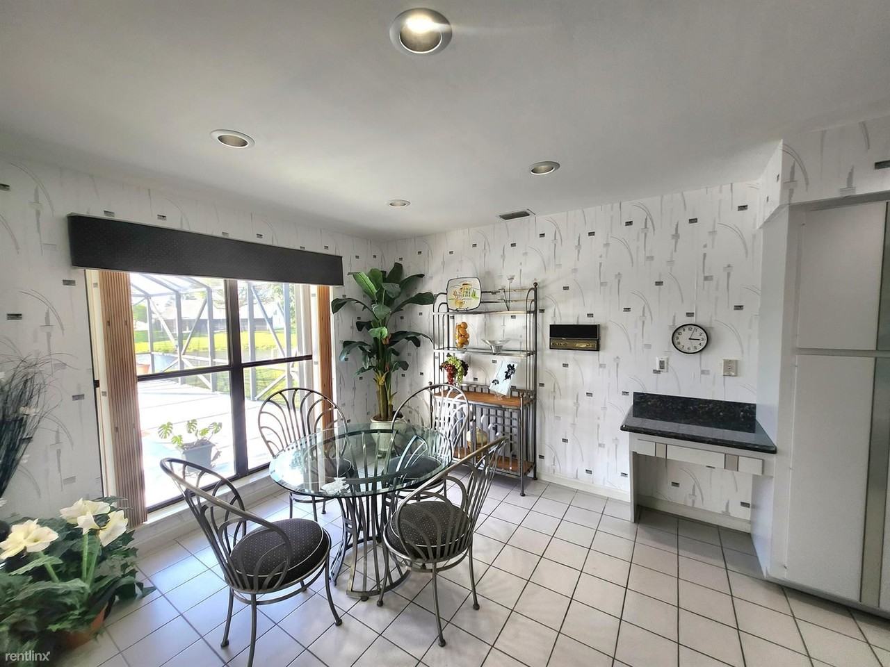 696 Juniper Pl - Photo 3 of 19