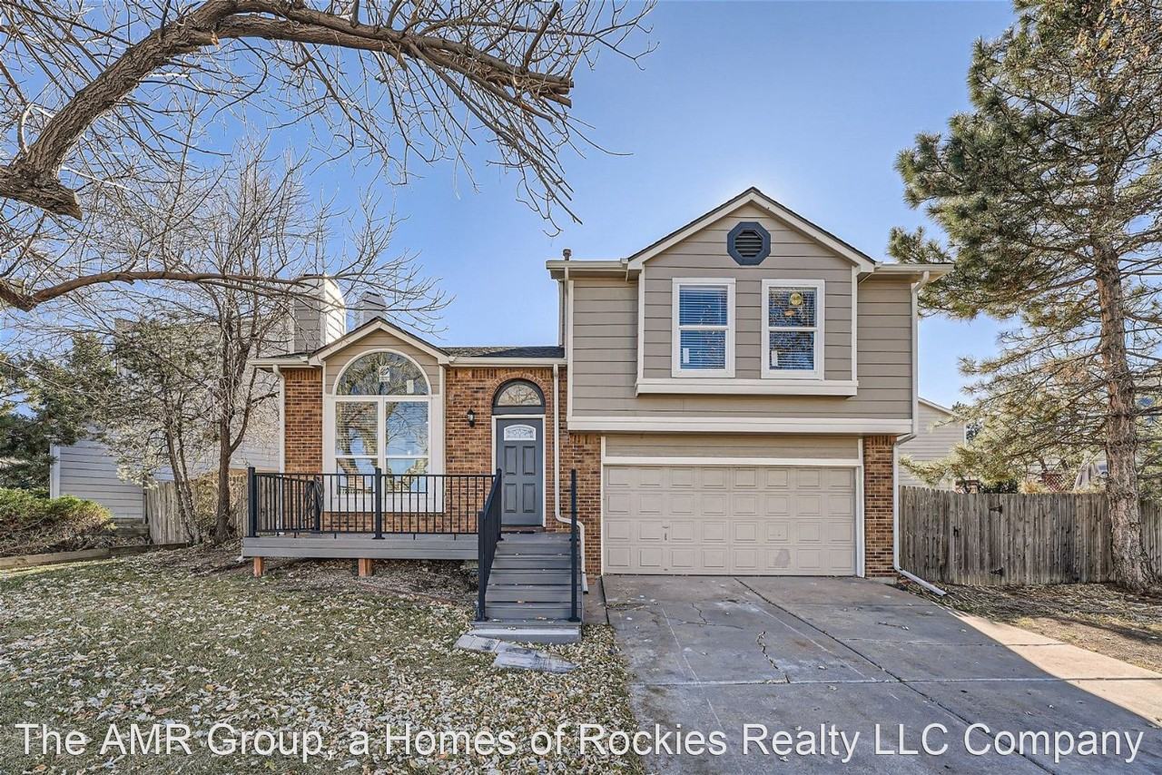 5701 Wagonwheel Trl - Photo 3 of 28