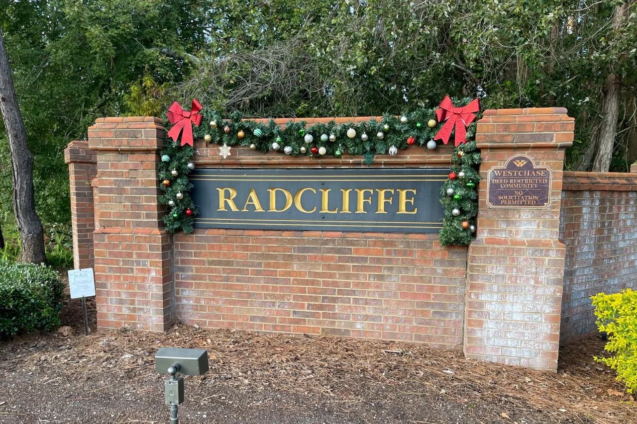 12015 Wandsworth Dr - Photo 3 of 49