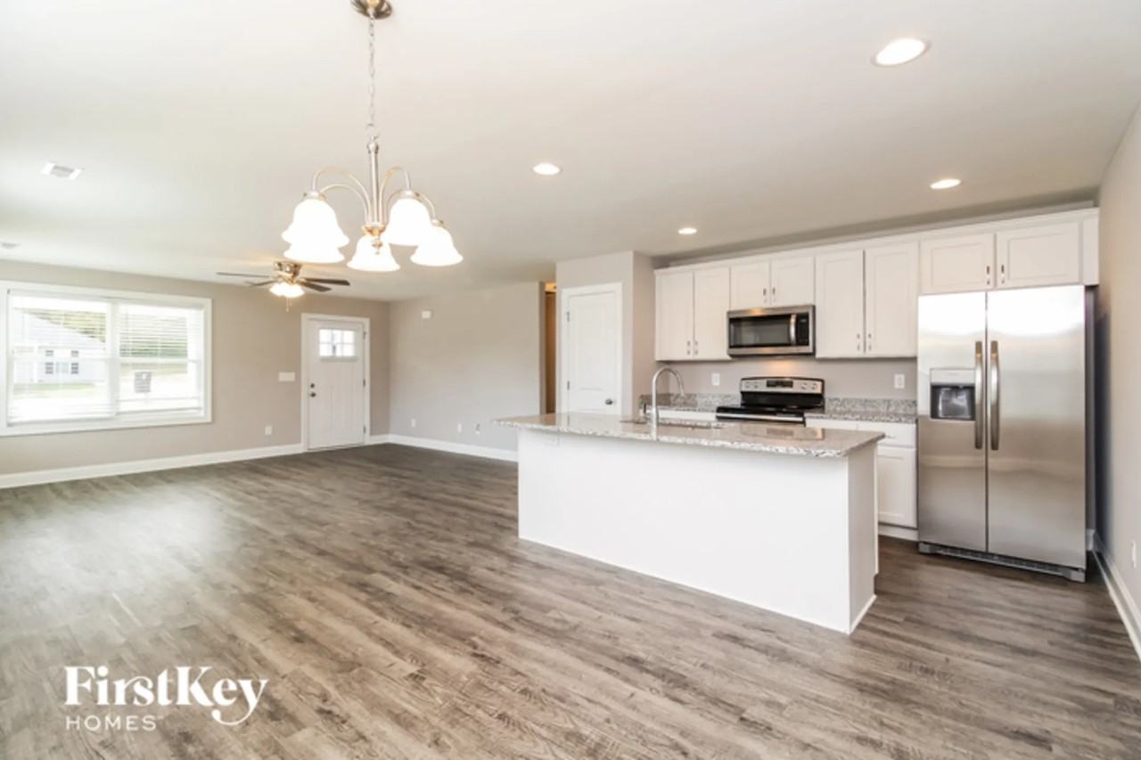 137 Fir Dr - Photo 2 of 12