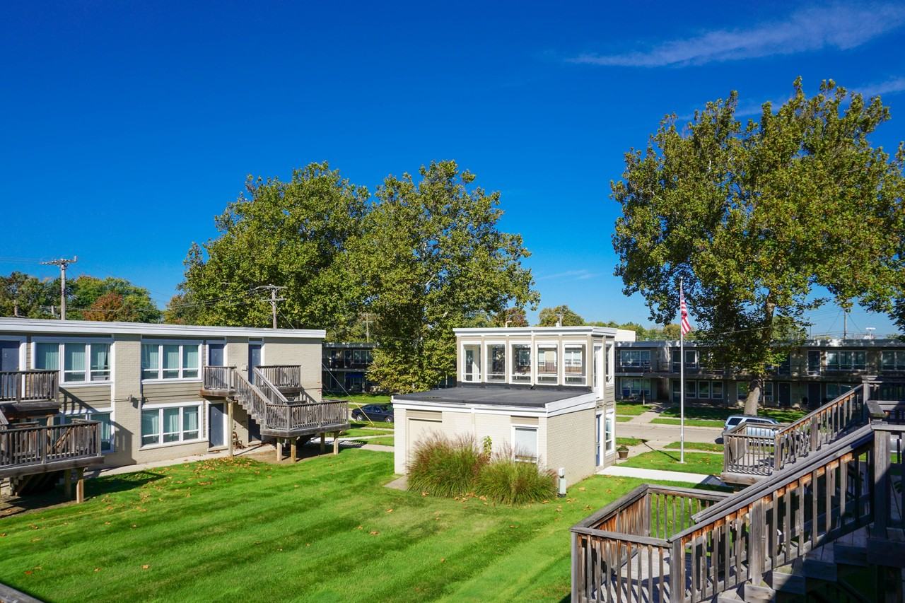 Silverstone Apartments - Photo 3 of 23