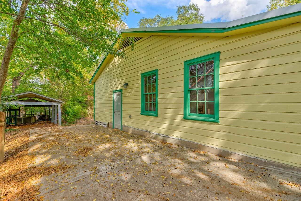 816 Ogden St #1 - Photo 3 of 13