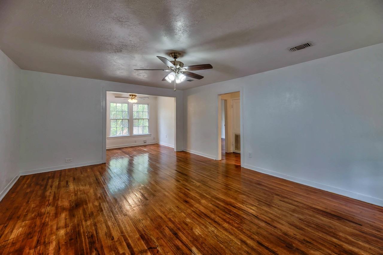 816 Ogden St #1 - Photo 4 of 13