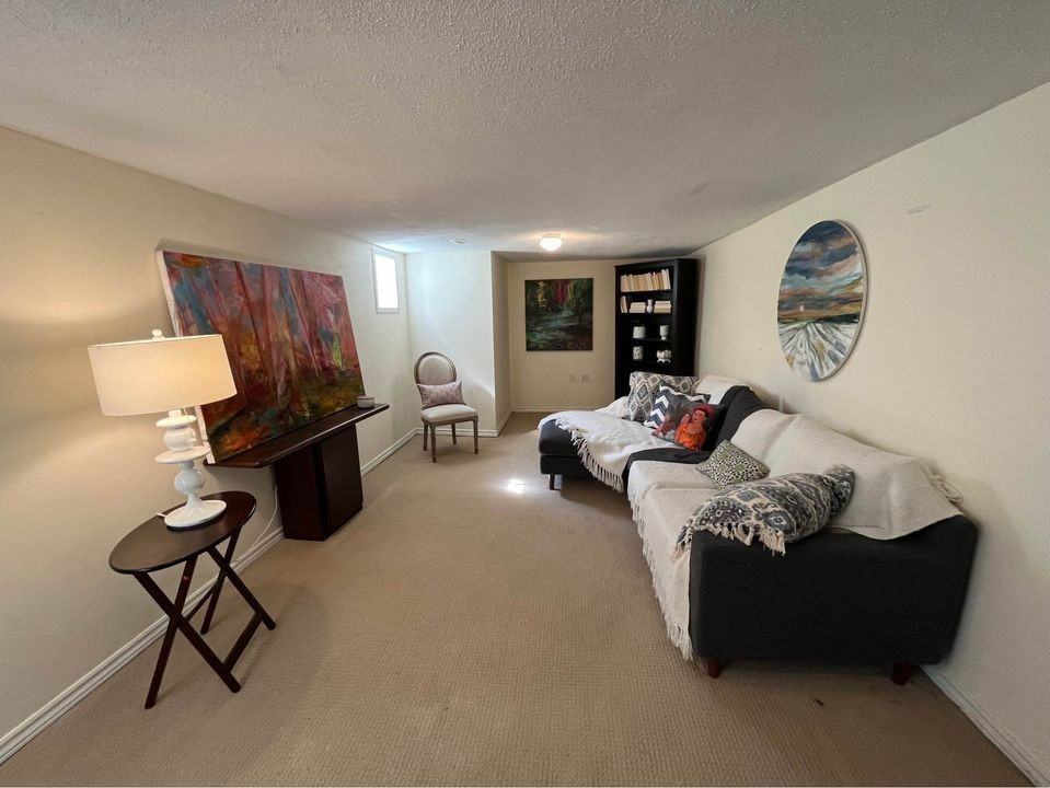 1049 Royal York Road - Photo 2 of 9