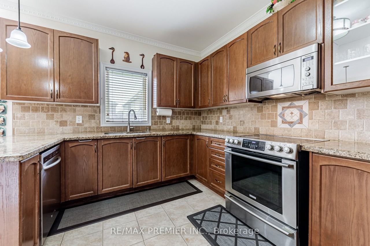 128 Selwyn Road - Photo 3 of 17