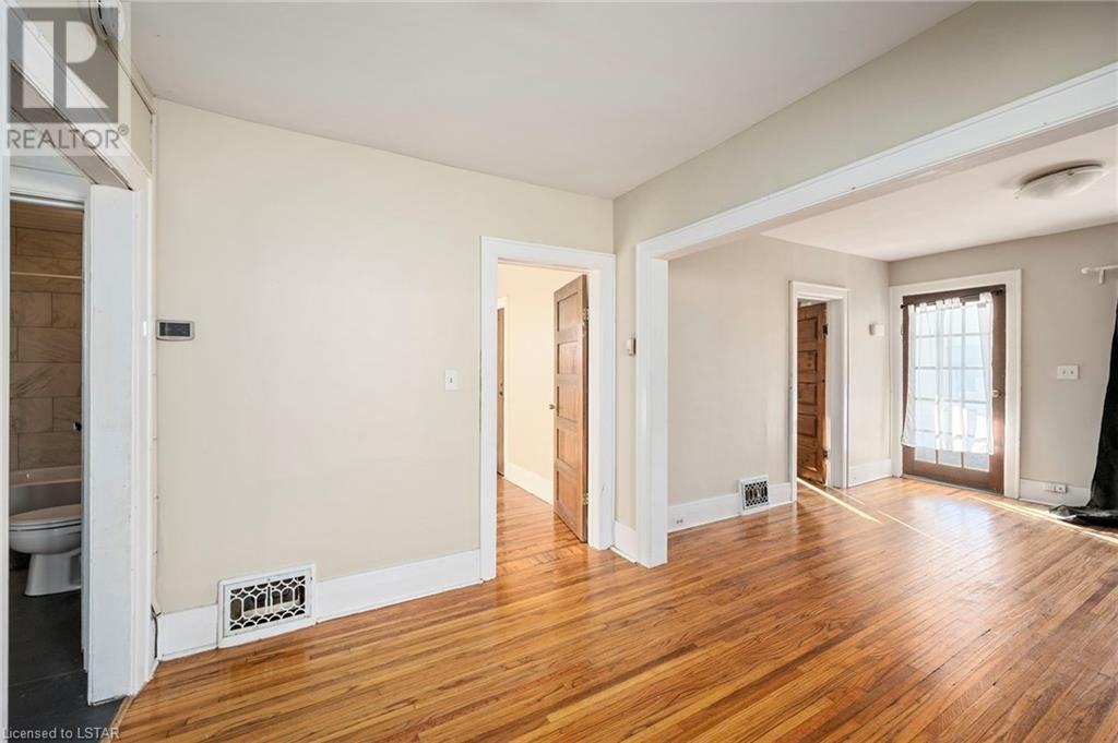 336 Wharncliffe Road South - Photo 2 of 7