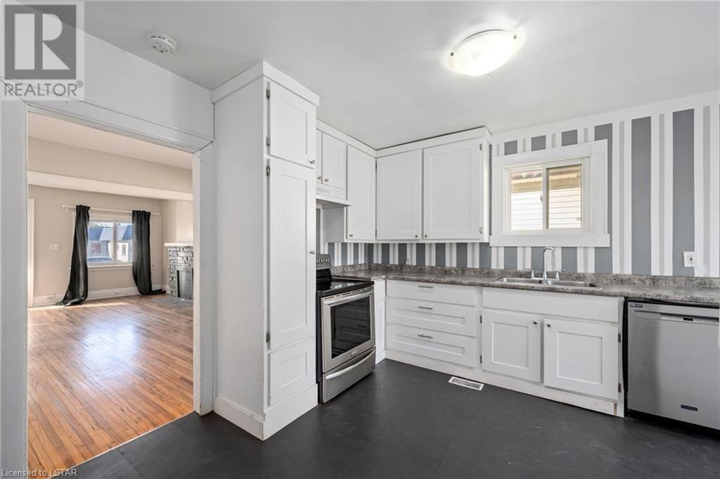 336 Wharncliffe Road South - Photo 3 of 7