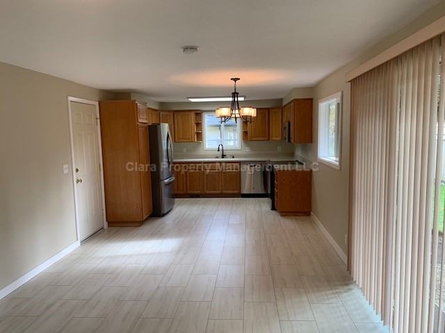 155 Ne 13th Ave #NA - Photo 2 of 11