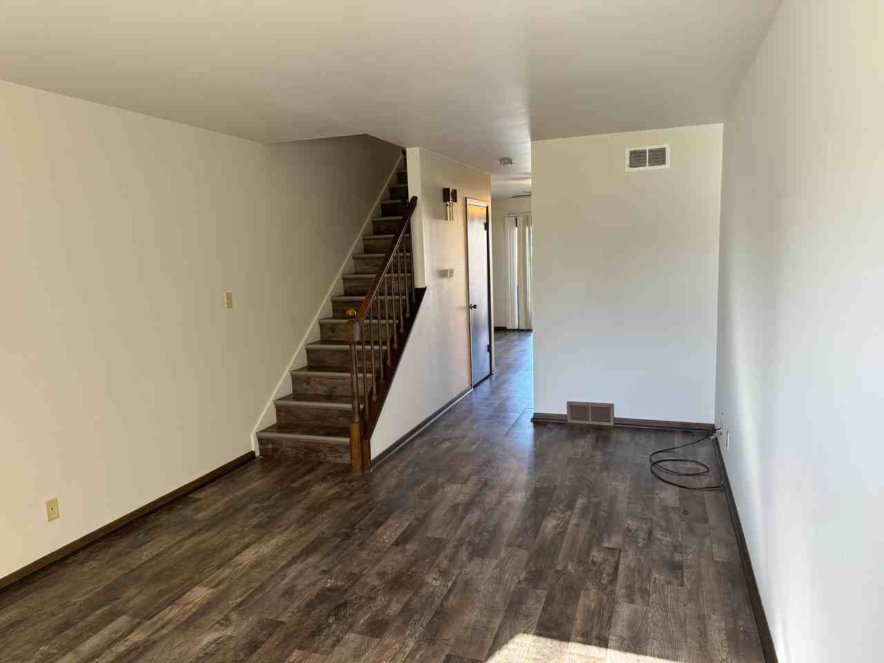 212 W Grant St #11 - Photo 2 of 5