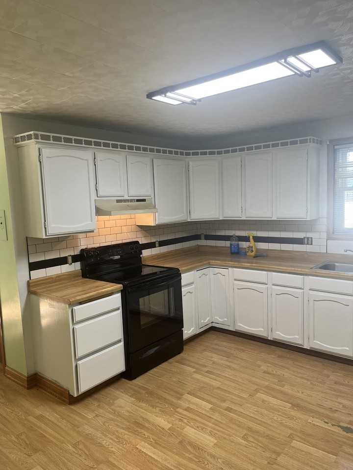 115 1st St Sw #NA - Photo 2 of 18