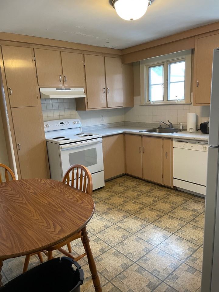 245 Laval Street - Photo 3 of 14