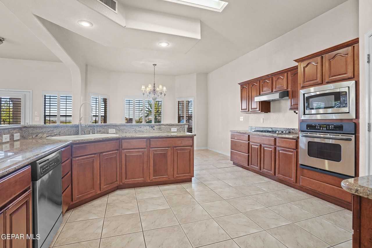 1123 Calle Parque Dr - Photo 3 of 50