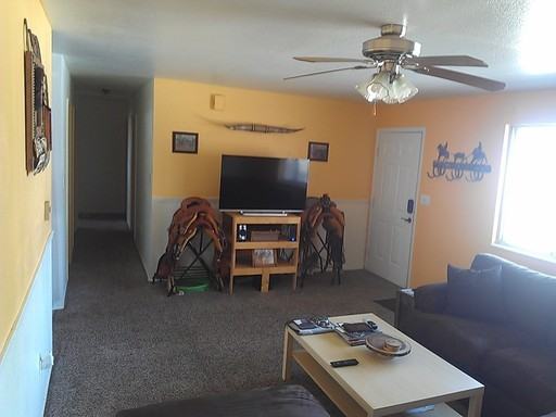 2047 S Cove Rd - Photo 3 of 11