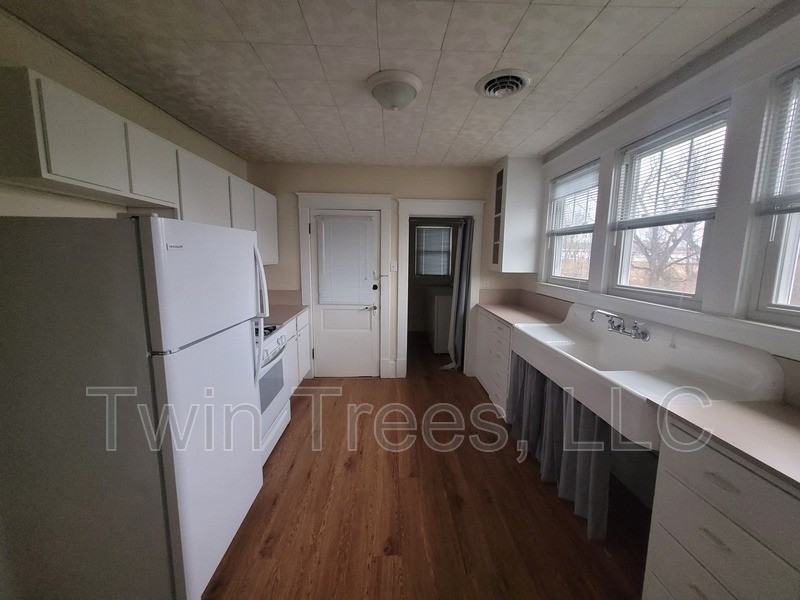 5747 Main Street - Photo 3 of 7