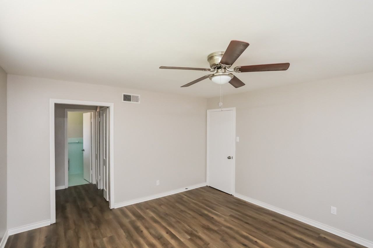 432 Brook Valley Ln - Photo 2 of 20