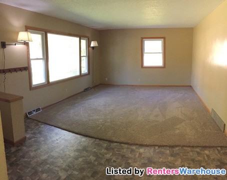 101 S Austin Ave - Photo 2 of 14