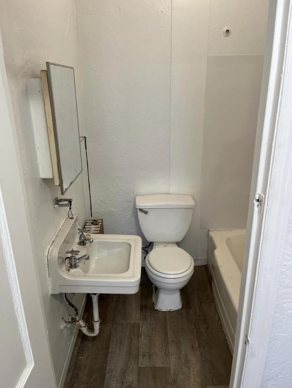 115 Burton Dr - Photo 4 of 15
