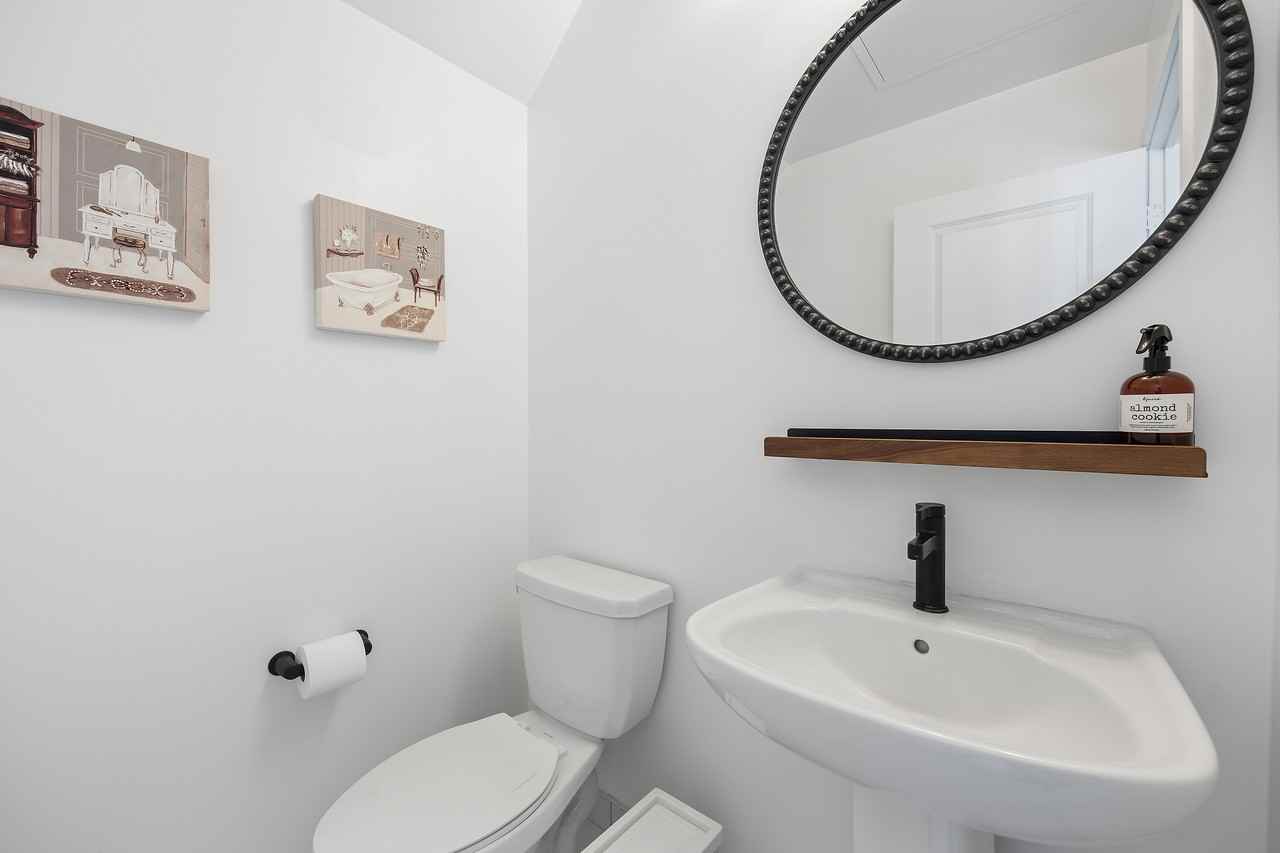 160 Downsview Park Boulevard - Photo 2 of 17